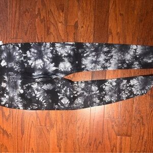 Wild Fable Monochrome Tie-Dye Leggings